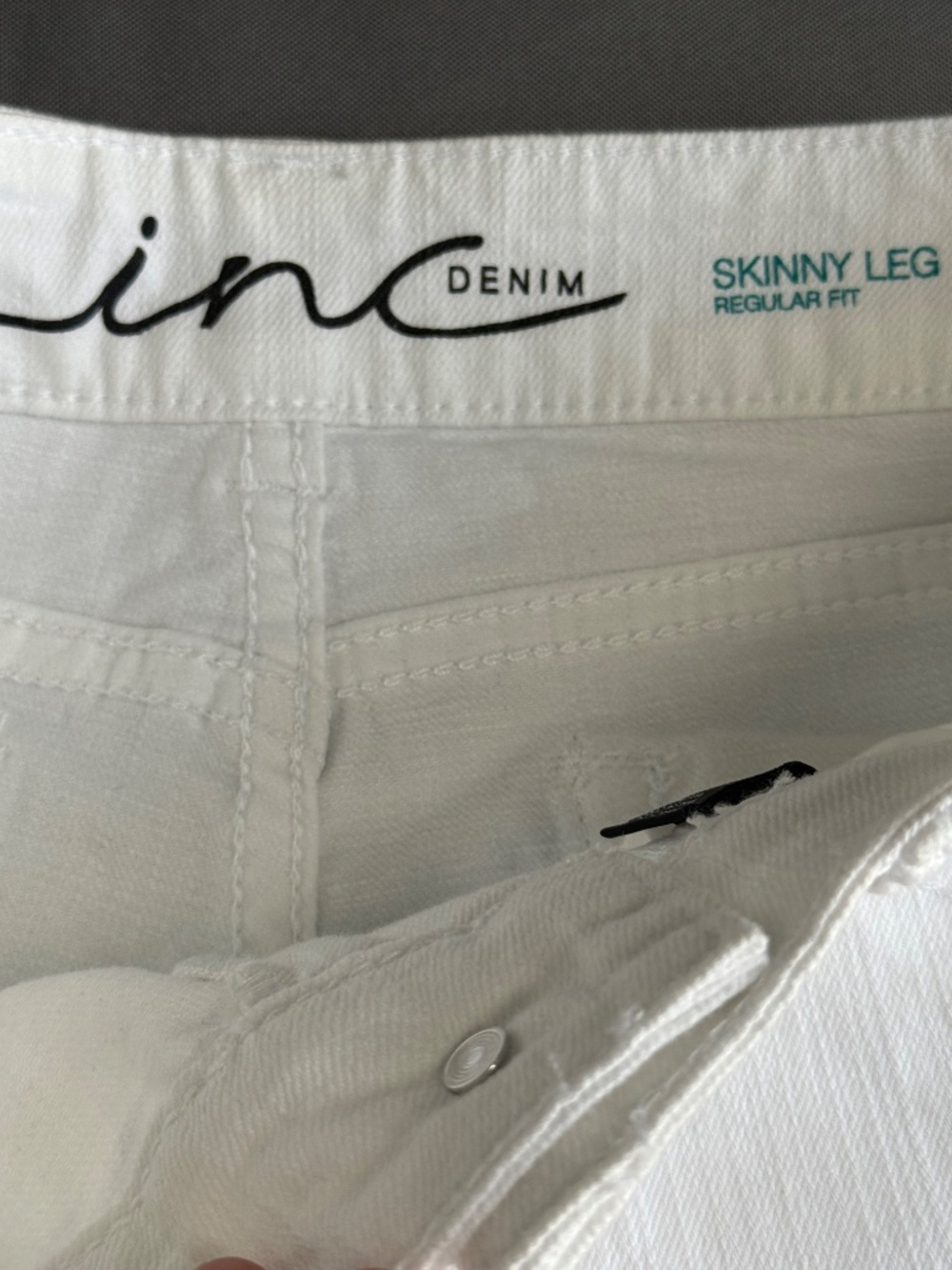 New INC White Skinny Jeans 8 Petite - Picture 6 of 7
